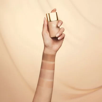 Fond de teint mat transparent Double Wear SPF20 #2C2
